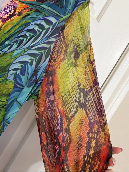 NWOT VENUS Tropical Print Dress with Fun Sleeves - Picture 11 of 16
